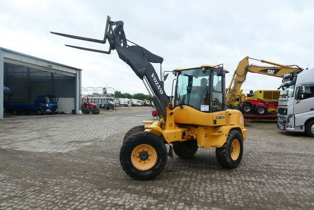 Volvo L30G, 4+1 Schaufel, Palettengabel, Hydr. S.W.S. - اللودر بعجل: صور 5 Volvo L30G, 4+1 Schaufel, Palettengabel, Hydr. S.W.S. - اللودر بعجل: صور 5