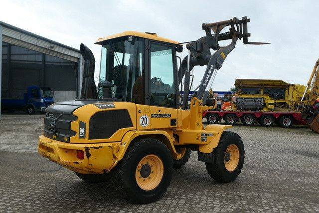 Volvo L30G, 4+1 Schaufel, Palettengabel, Hydr. S.W.S. - اللودر بعجل: صور 3 Volvo L30G, 4+1 Schaufel, Palettengabel, Hydr. S.W.S. - اللودر بعجل: صور 3