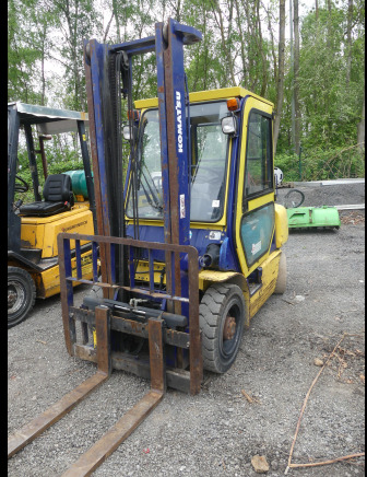 Chariot élévateur thermique Komatsu FD25T-12 - رافعة شوكية: صور 1 Chariot élévateur thermique Komatsu FD25T-12 - رافعة شوكية: صور 1
