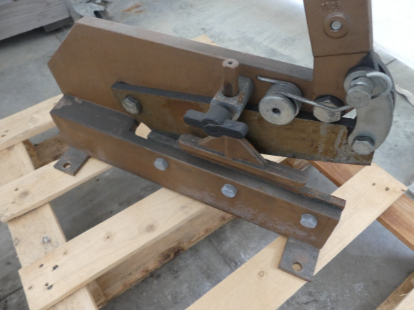 Cisaille à quincaillerie - آلة تصنيع المعادن: صور 2 Cisaille à quincaillerie - آلة تصنيع المعادن: صور 2