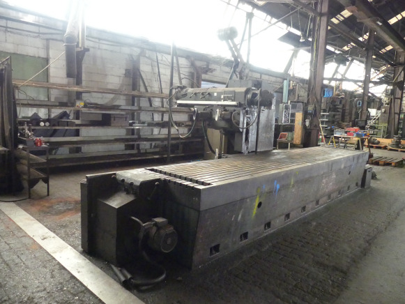 Fraiseuse universelle CNC 3 axes Huron RU 881 - آلة طحن المعادن: صور 2 Fraiseuse universelle CNC 3 axes Huron RU 881 - آلة طحن المعادن: صور 2