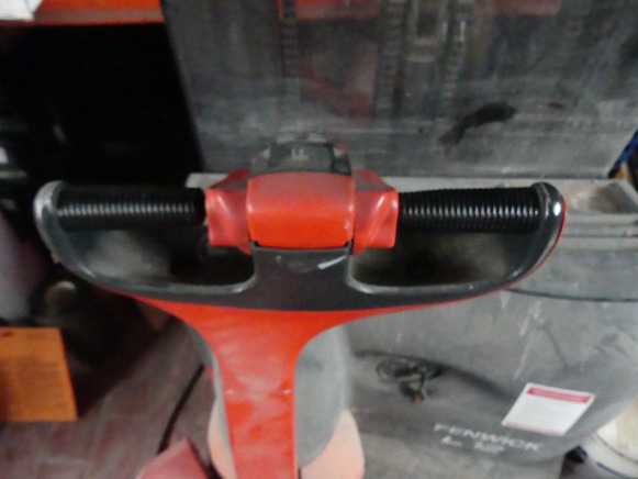 Gerbeur Fenwick L12 - معدات تكديس: صور 3 Gerbeur Fenwick L12 - معدات تكديس: صور 3