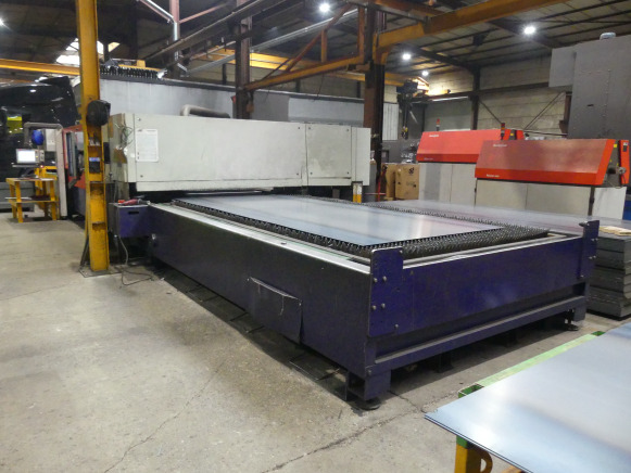 Machine de découpe laser CO² avec refroidisseur et aspiration de fumée Bystronic Bylaser 4400 - آلة تصنيع المعادن: صور 2 Machine de découpe laser CO² avec refroidisseur et aspiration de fumée Bystronic Bylaser 4400 - آلة تصنيع المعادن: صور 2