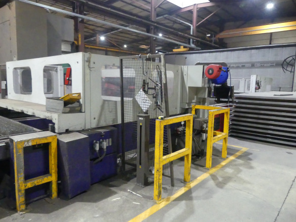 Machine de découpe laser CO² avec refroidisseur et aspiration de fumée Bystronic Bylaser 6000 - آلة تصنيع المعادن: صور 1 Machine de découpe laser CO² avec refroidisseur et aspiration de fumée Bystronic Bylaser 6000 - آلة تصنيع المعادن: صور 1