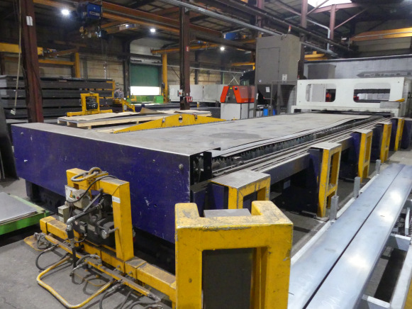 Machine de découpe laser CO² avec refroidisseur et aspiration de fumée Bystronic Bylaser 6000 - آلة تصنيع المعادن: صور 4 Machine de découpe laser CO² avec refroidisseur et aspiration de fumée Bystronic Bylaser 6000 - آلة تصنيع المعادن: صور 4