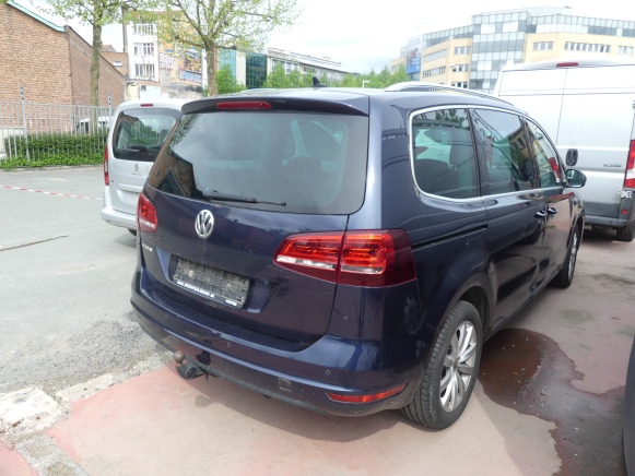 REF:1-PPG-400 - Voiture familiale Volkswagen Sharan (2016-127.502 km) - Numéro de châssis : WVWZZZ7NZHV203410 - سيارة: صور 2 REF:1-PPG-400 - Voiture familiale Volkswagen Sharan (2016-127.502 km) - Numéro de châssis : WVWZZZ7NZHV203410 - سيارة: صور 2