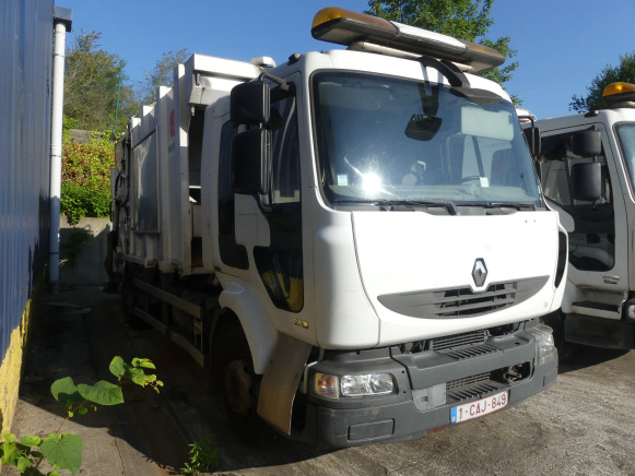 REF:1387 - Camion poubelle Renault Midlum 270DXI (2011-189.728 km) - شاحنة القمامة: صور 2 REF:1387 - Camion poubelle Renault Midlum 270DXI (2011-189.728 km) - شاحنة القمامة: صور 2