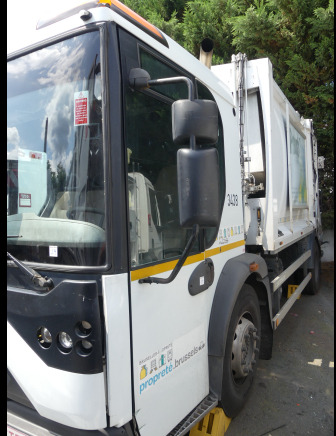 REF:3438 - Camion poubelle (à reconditionner) Renault Access (2013-185.600 km) - شاحنة القمامة: صور 2 REF:3438 - Camion poubelle (à reconditionner) Renault Access (2013-185.600 km) - شاحنة القمامة: صور 2