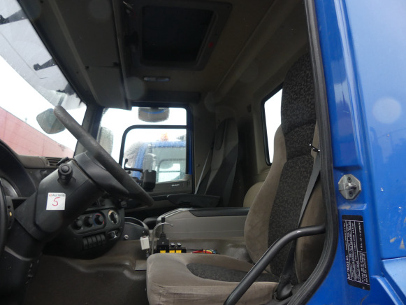 REF:41-BDD-3 - Camion porte container DAF FAS CF 85 (2013-417.489 km) - شاحنات الحاويات / جسم علوي قابل للتغيير شاحنة: صور 5 REF:41-BDD-3 - Camion porte container DAF FAS CF 85 (2013-417.489 km) - شاحنات الحاويات / جسم علوي قابل للتغيير شاحنة: صور 5