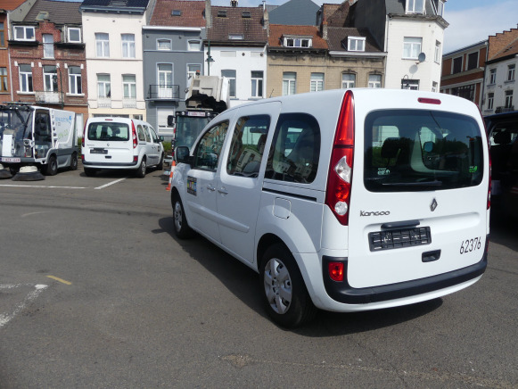 REF:62376 - Voiture Renault Kangoo 1.5 D (2011-42.514 km) - سيارة دفع رباعي: صور 5 REF:62376 - Voiture Renault Kangoo 1.5 D (2011-42.514 km) - سيارة دفع رباعي: صور 5