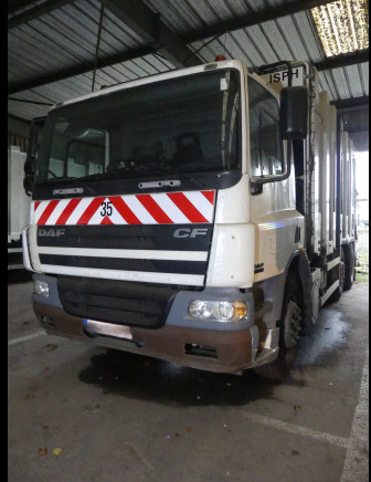 REF:C35 - Camion poubelle (pour pièces) DAF CF75.310 - شاحنة القمامة: صور 1 REF:C35 - Camion poubelle (pour pièces) DAF CF75.310 - شاحنة القمامة: صور 1