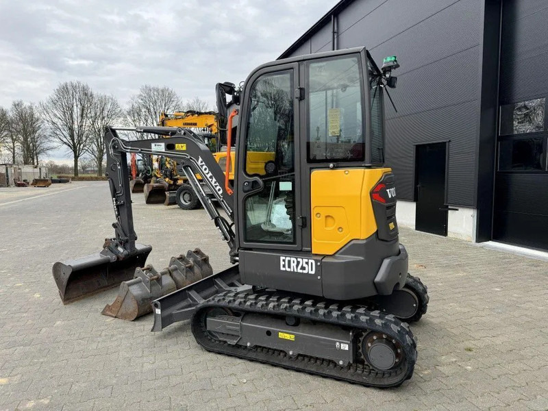 Volvo ECR25D - حفارة مصغرة: صور 2 Volvo ECR25D - حفارة مصغرة: صور 2