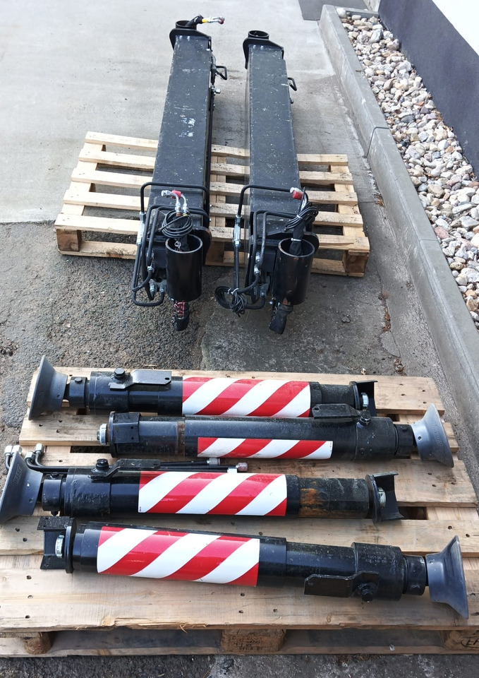 FASSI - PALFINGER - HIAB - HMF - ATLAS additional stabilizers, Zusatzabstützen - ونش كرين: صور 1 FASSI - PALFINGER - HIAB - HMF - ATLAS additional stabilizers, Zusatzabstützen - ونش كرين: صور 1