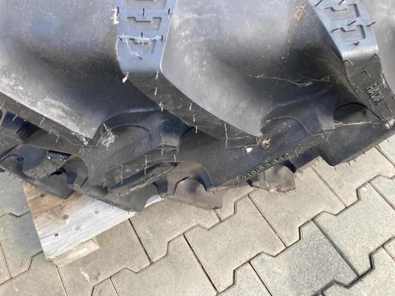 BKT 270/95R46 - الإطارات - الآلات والماكينات الزراعية: صور 3 BKT 270/95R46 - الإطارات - الآلات والماكينات الزراعية: صور 3