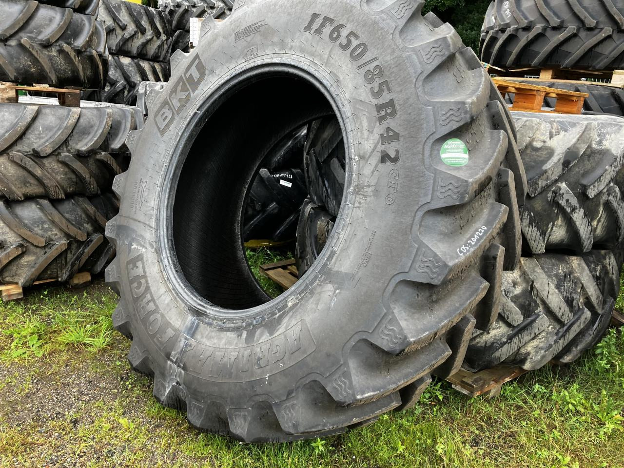 BKT 650/85R42 IF - الإطارات - الآلات والماكينات الزراعية: صور 1 BKT 650/85R42 IF - الإطارات - الآلات والماكينات الزراعية: صور 1