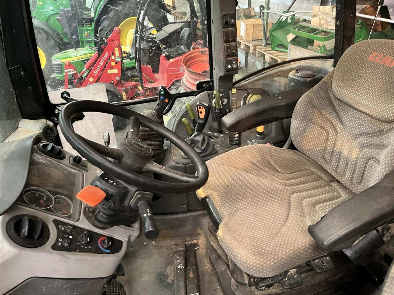 CLAAS Arion 420 - جرار: صور 4 CLAAS Arion 420 - جرار: صور 4