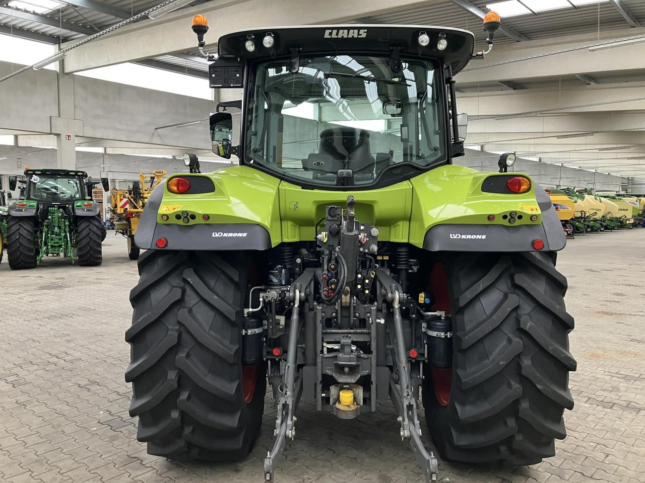 CLAAS Arion 550 - جرار: صور 5 CLAAS Arion 550 - جرار: صور 5