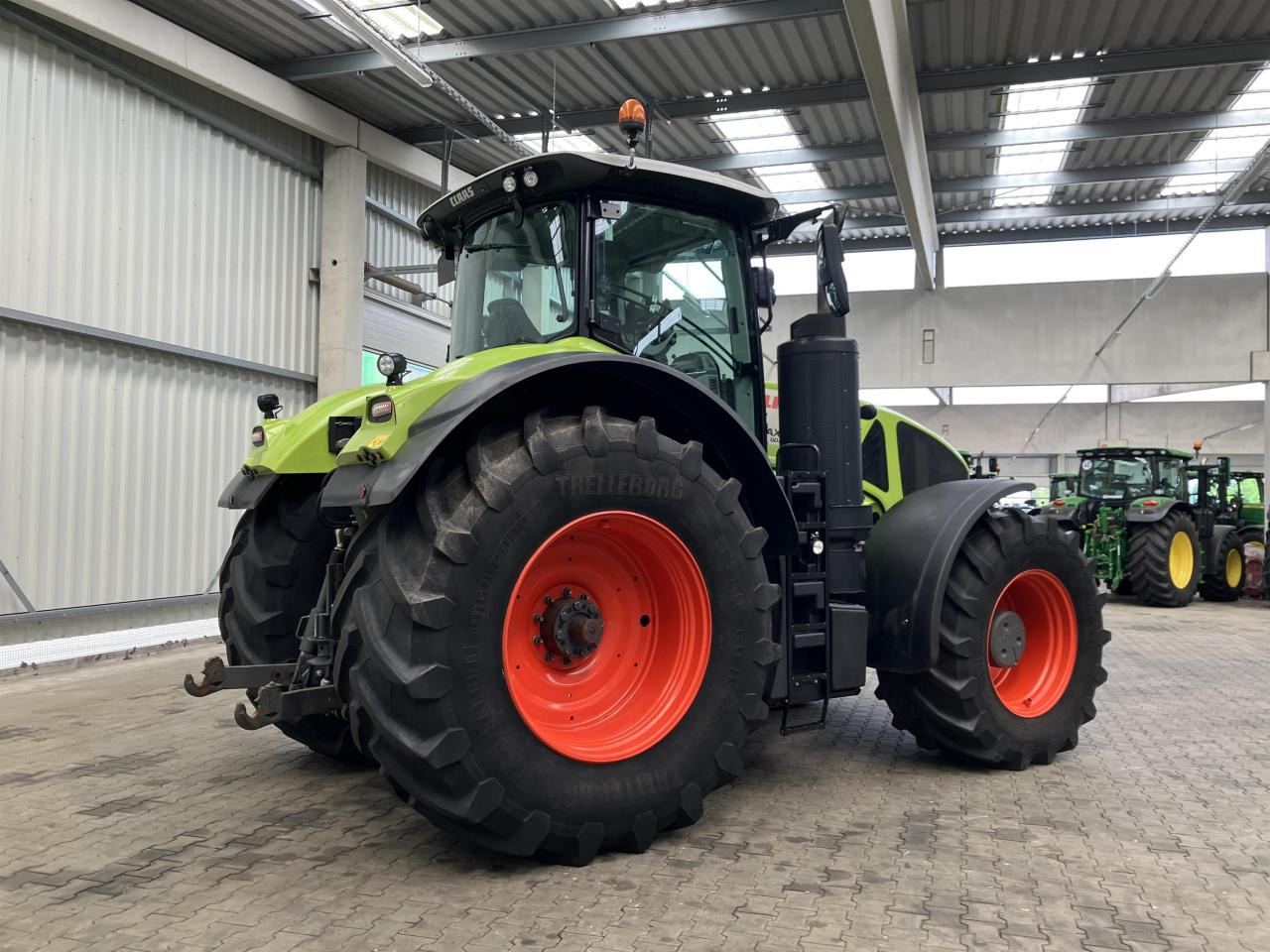 CLAAS Axion 930 - جرار: صور 2 CLAAS Axion 930 - جرار: صور 2