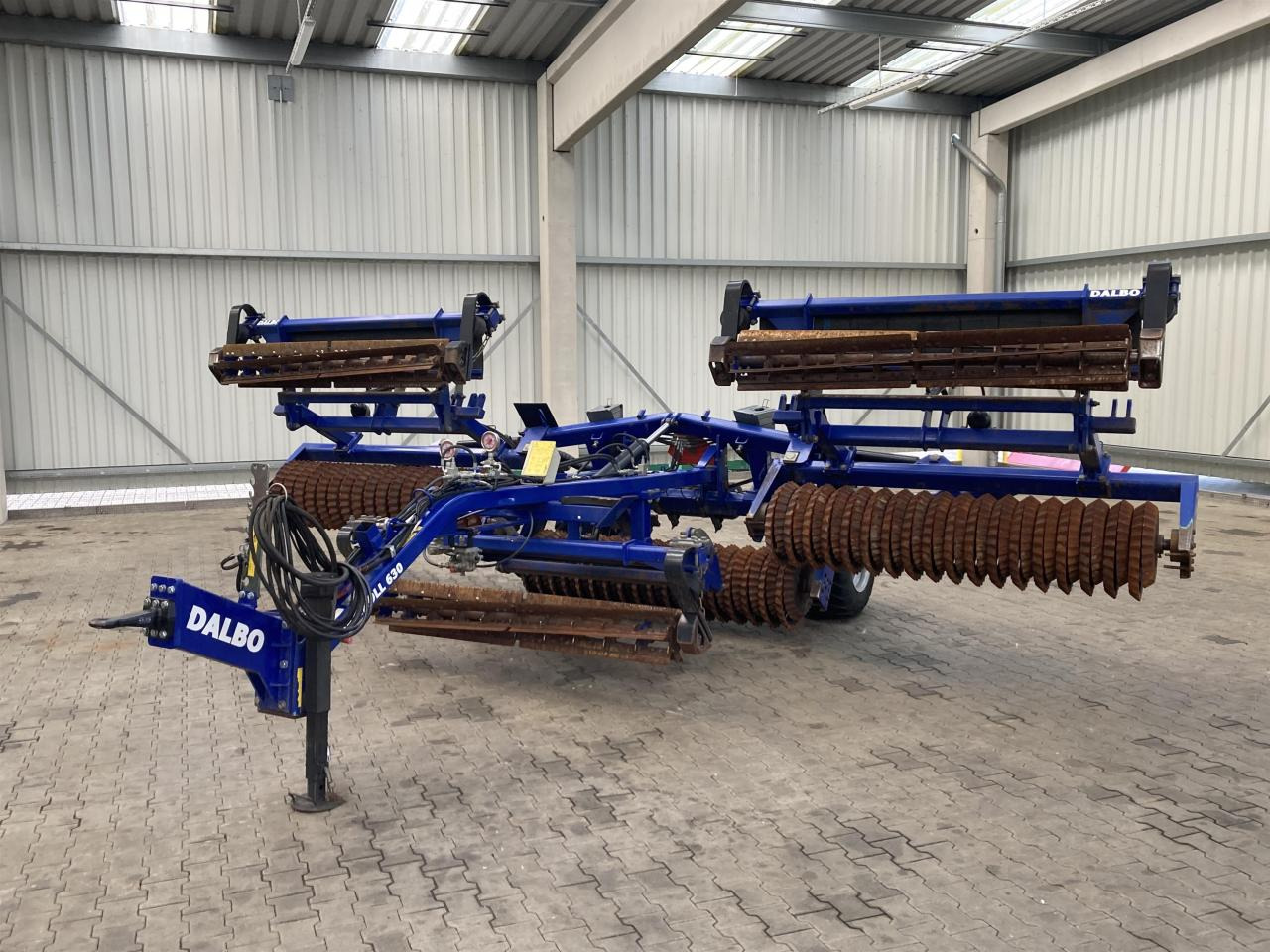 Dalbo Maxiroll 630 - مدحلة: صور 1 Dalbo Maxiroll 630 - مدحلة: صور 1