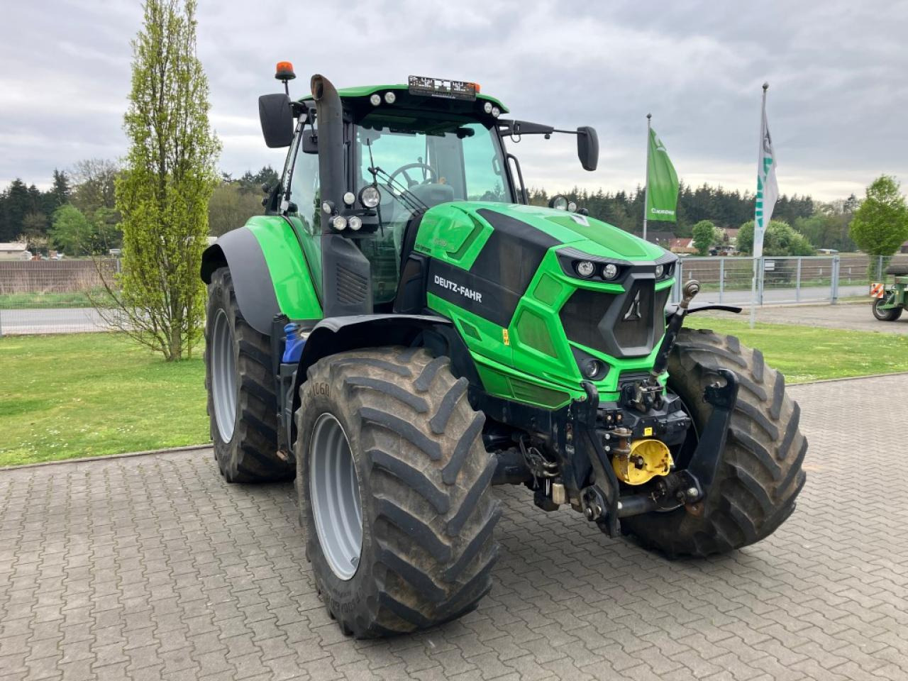 Deutz-Fahr 6215 TTV - جرار: صور 4 Deutz-Fahr 6215 TTV - جرار: صور 4