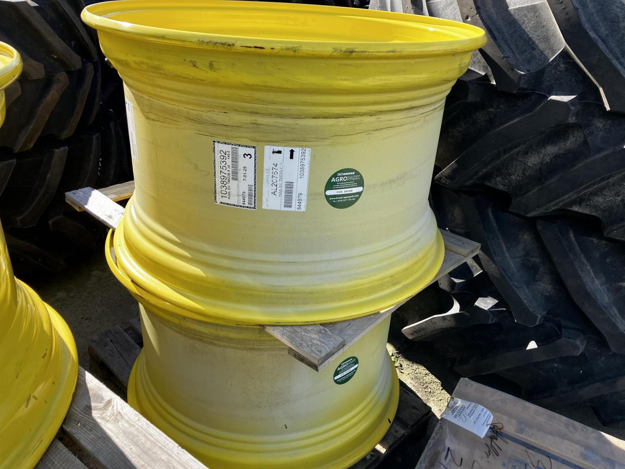 John Deere 23x38 - الإطارات - الآلات والماكينات الزراعية: صور 1 John Deere 23x38 - الإطارات - الآلات والماكينات الزراعية: صور 1