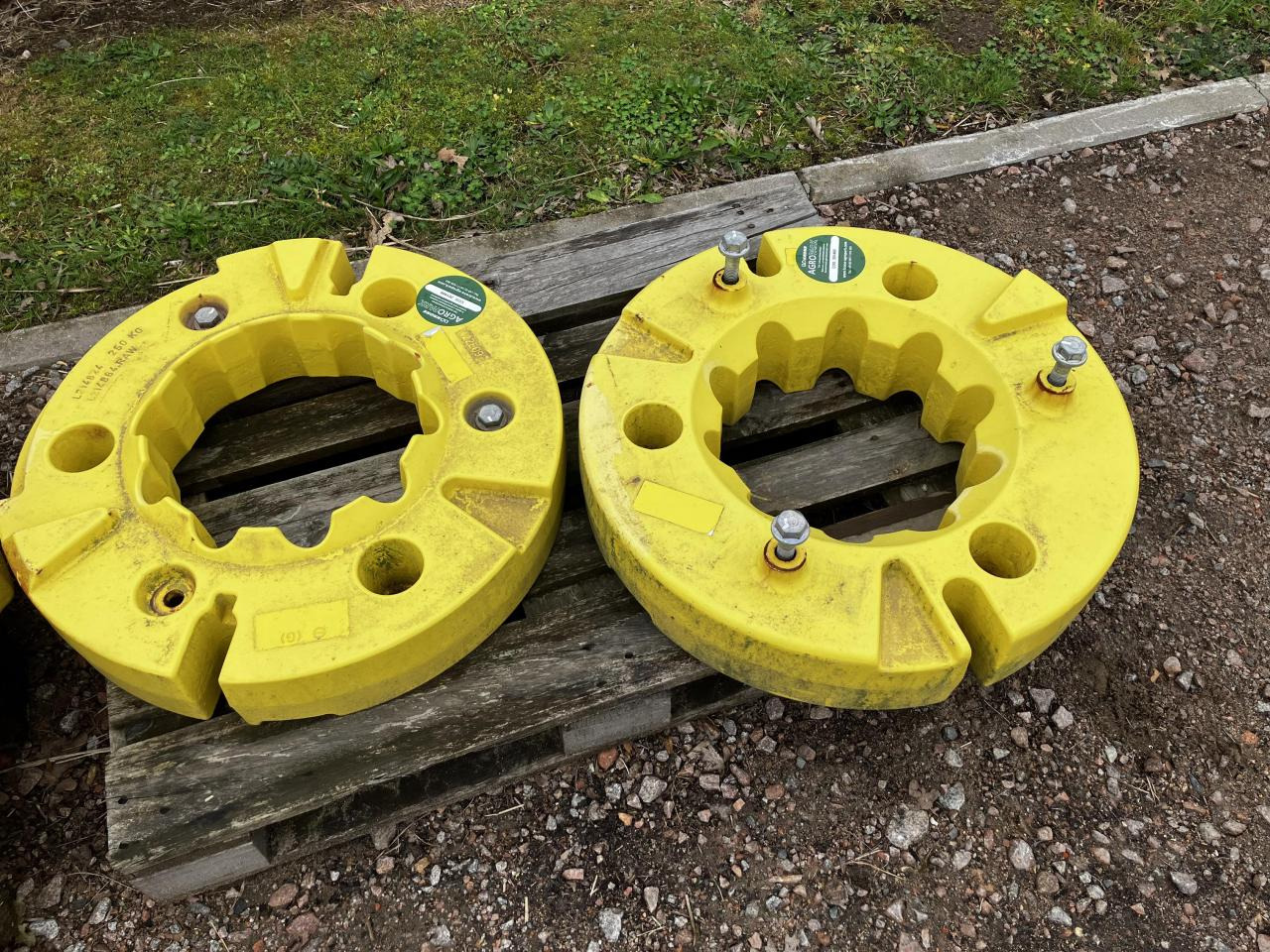 John Deere 2x 250kg - قطع الغيار - الآلات والماكينات الزراعية: صور 1 John Deere 2x 250kg - قطع الغيار - الآلات والماكينات الزراعية: صور 1