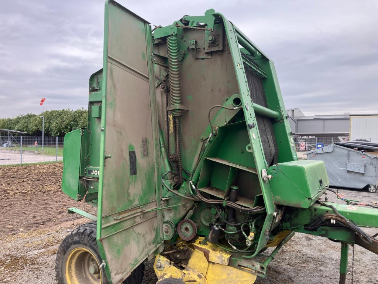 John Deere 550 - مكبس القش الدائري: صور 4 John Deere 550 - مكبس القش الدائري: صور 4