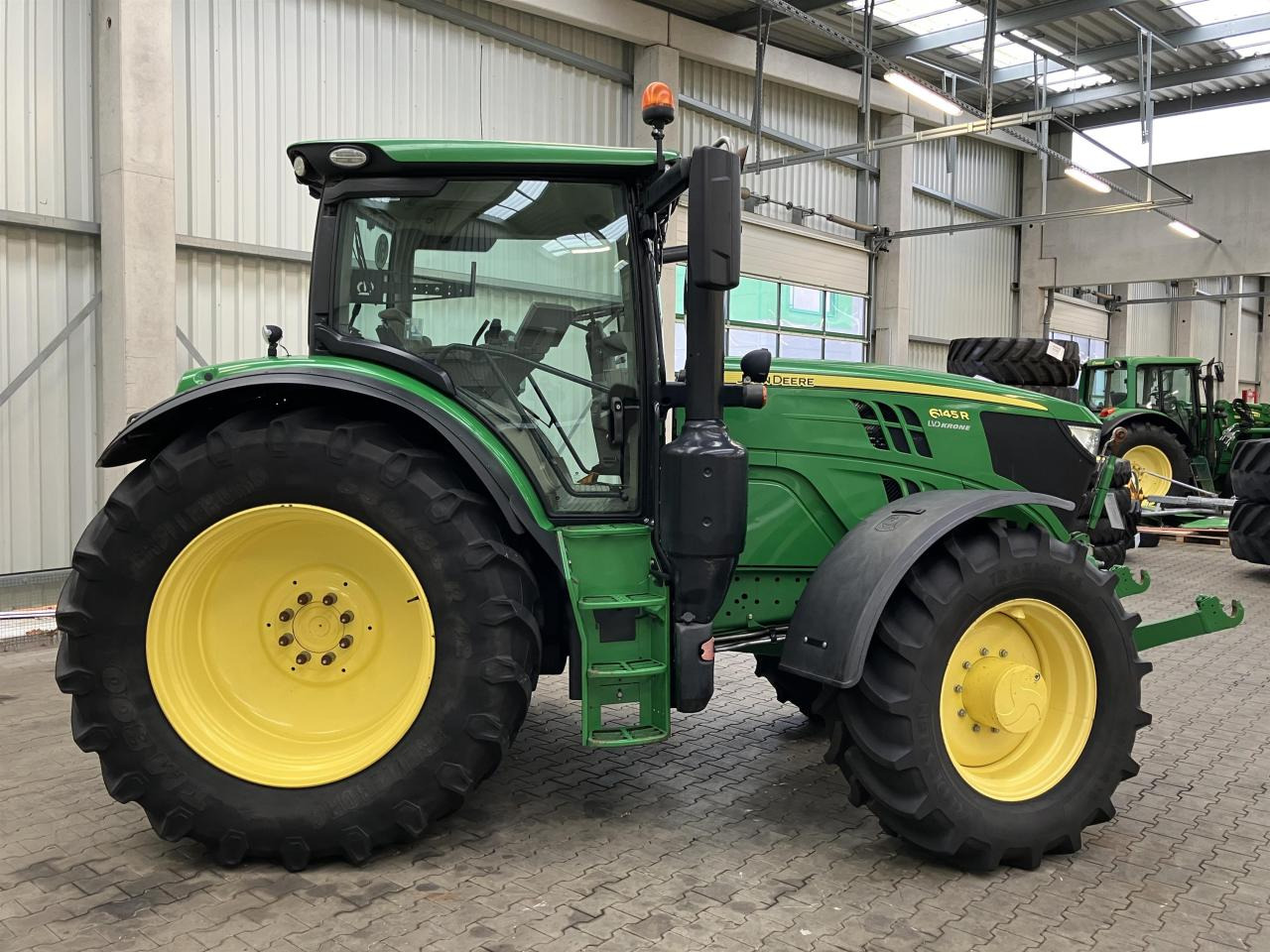 John Deere 6145R - جرار: صور 4 John Deere 6145R - جرار: صور 4