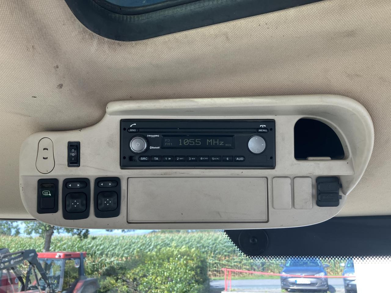 جرار John Deere 6155R: صور 9