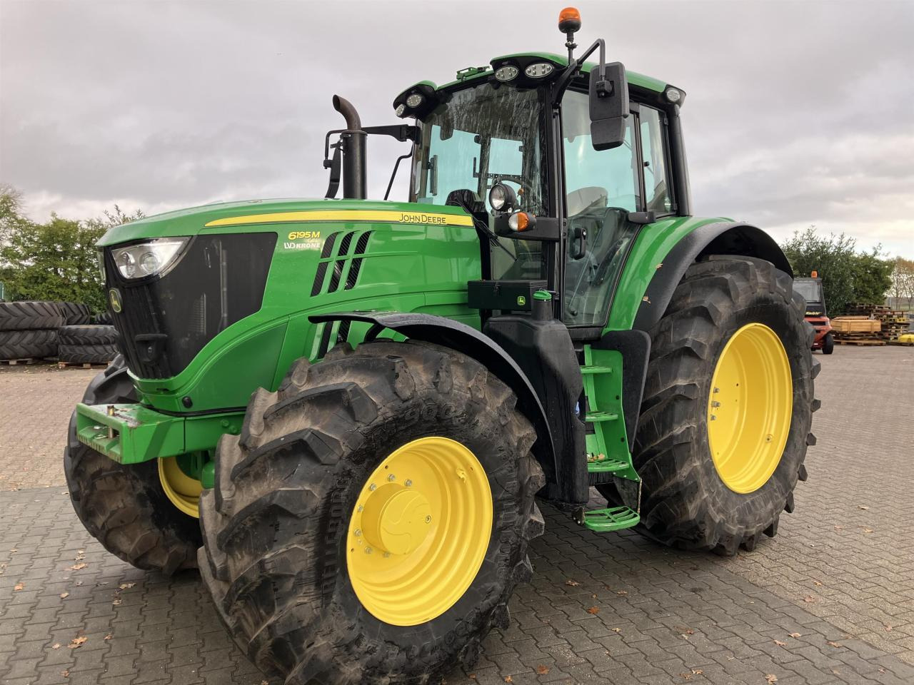John Deere 6195M - جرار: صور 2 John Deere 6195M - جرار: صور 2