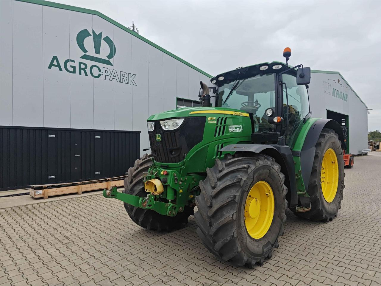 John Deere 6210R - جرار: صور 1 John Deere 6210R - جرار: صور 1