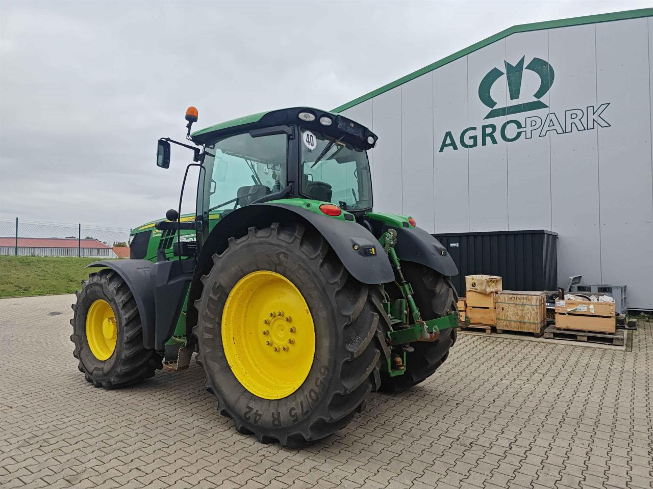 John Deere 6210R - جرار: صور 3 John Deere 6210R - جرار: صور 3