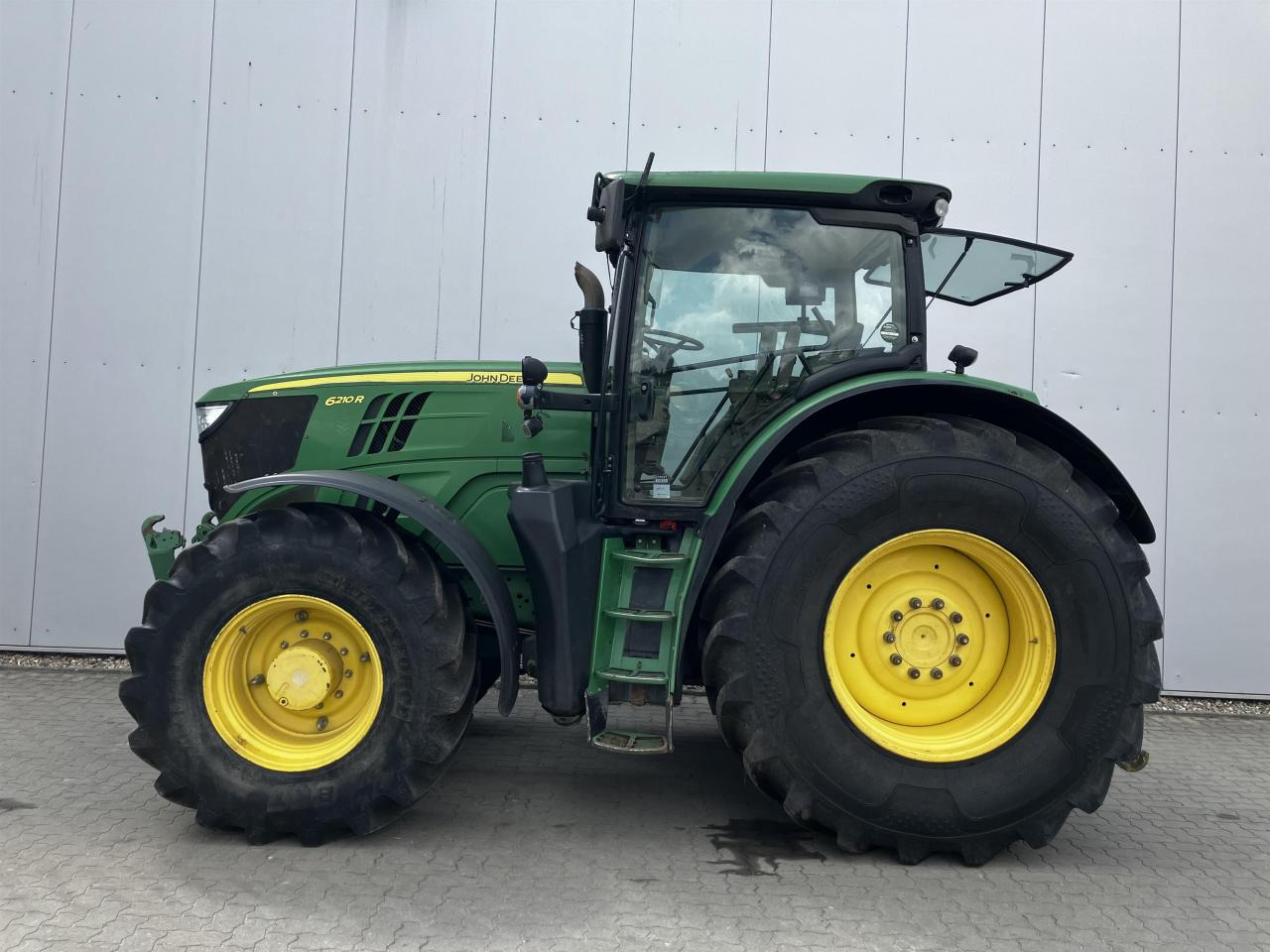 John Deere 6210R - جرار: صور 1 John Deere 6210R - جرار: صور 1