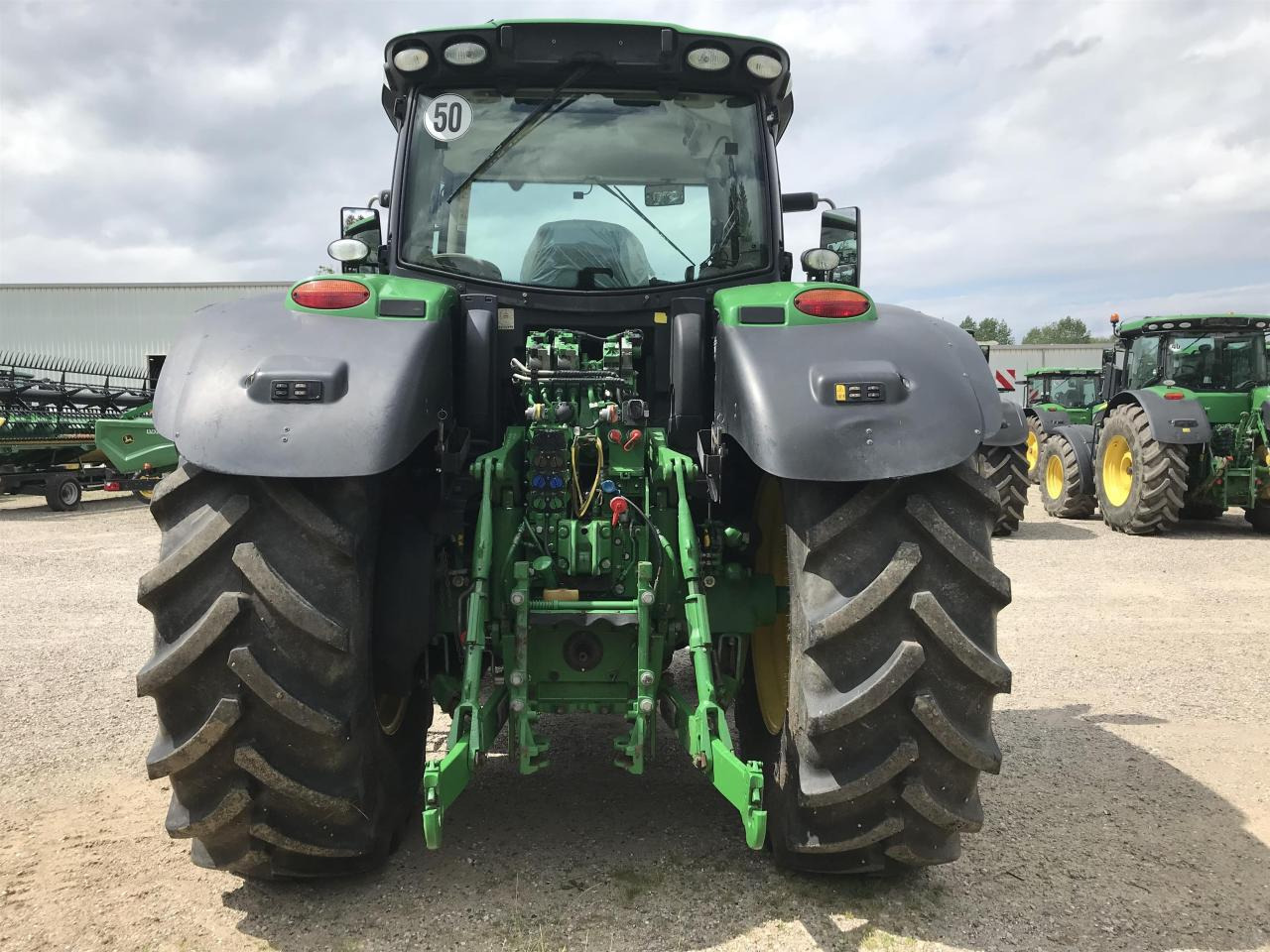 John Deere 6215R - جرار: صور 5 John Deere 6215R - جرار: صور 5