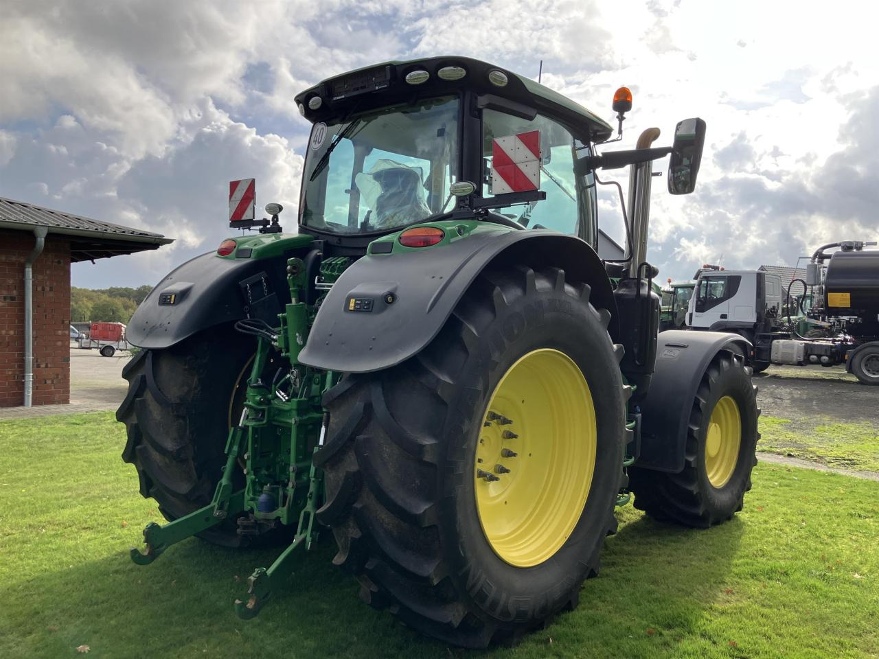 John Deere 6215R - جرار: صور 5 John Deere 6215R - جرار: صور 5