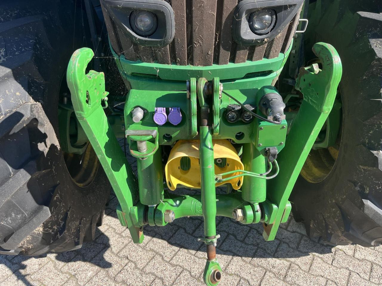 John Deere 6215R - جرار: صور 5 John Deere 6215R - جرار: صور 5