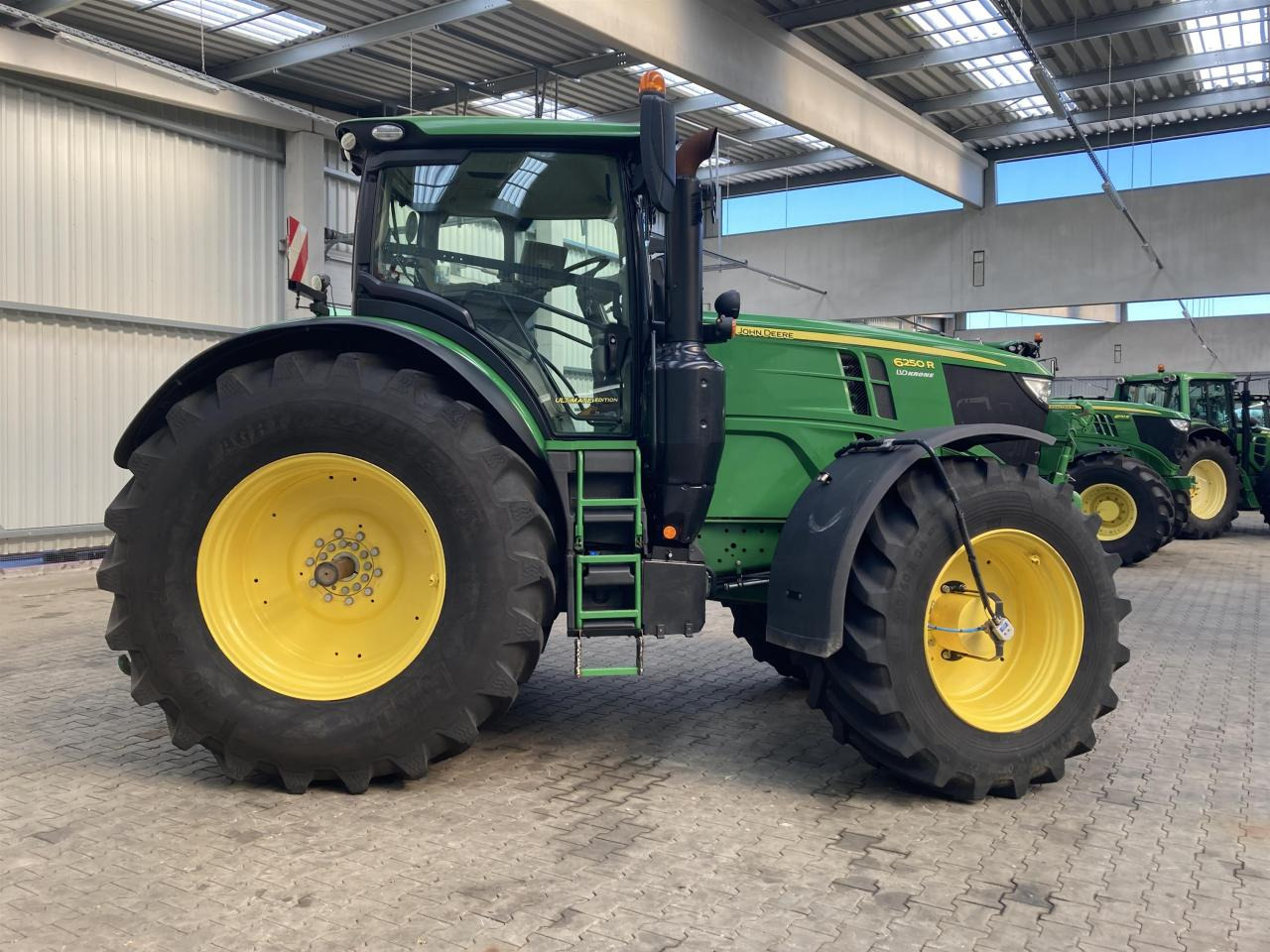 John Deere 6250R - جرار: صور 5 John Deere 6250R - جرار: صور 5