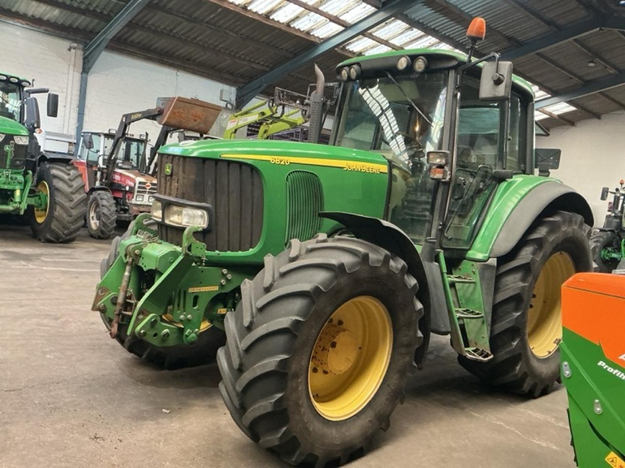 John Deere 6820 - جرار: صور 2 John Deere 6820 - جرار: صور 2