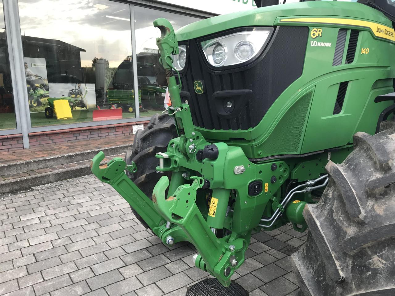 John Deere 6R 140 - جرار: صور 1 John Deere 6R 140 - جرار: صور 1