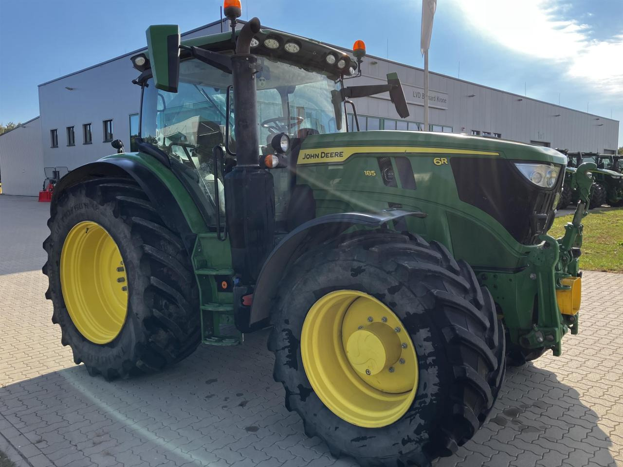 John Deere 6R 185 - جرار: صور 2 John Deere 6R 185 - جرار: صور 2