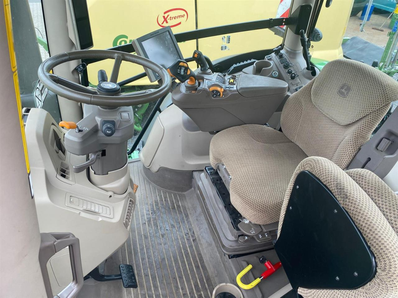 John Deere 6R 185 - جرار: صور 5 John Deere 6R 185 - جرار: صور 5