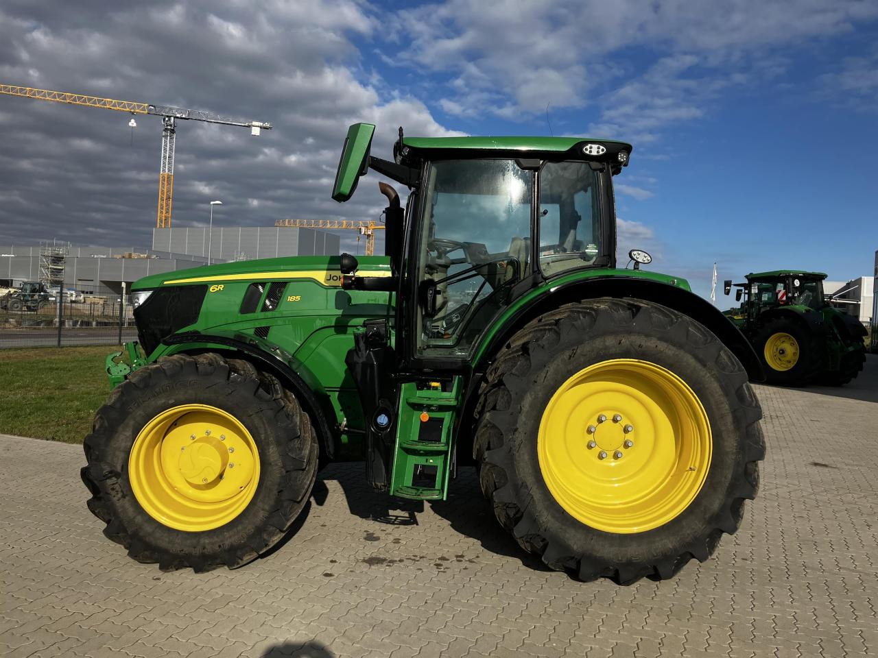 John Deere 6R 185 - جرار: صور 1 John Deere 6R 185 - جرار: صور 1