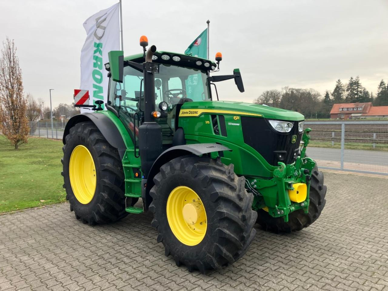 John Deere 6R 215 - جرار: صور 2 John Deere 6R 215 - جرار: صور 2