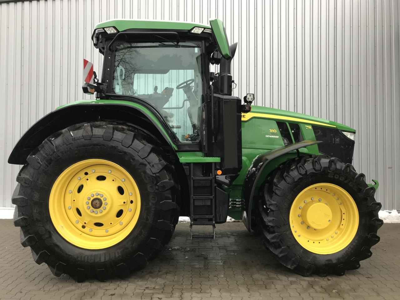 John Deere 7R 310 (MY21) - جرار: صور 2 John Deere 7R 310 (MY21) - جرار: صور 2