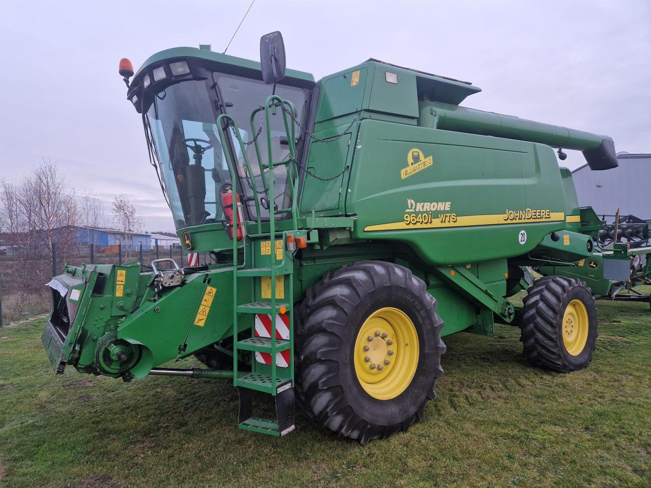 John Deere 9640i WTS HM - حصادة شاملة: صور 3 John Deere 9640i WTS HM - حصادة شاملة: صور 3