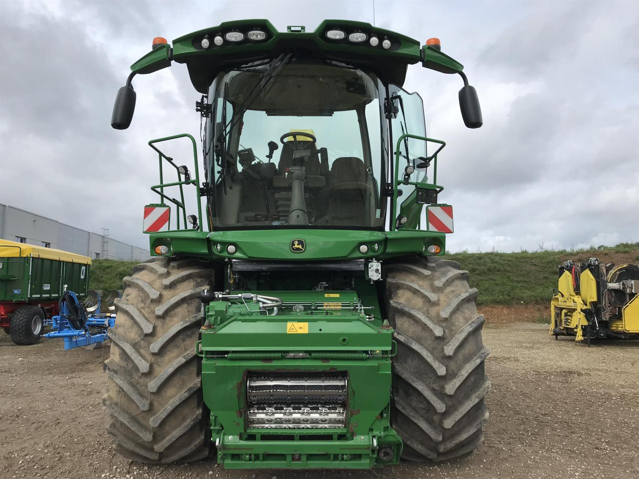 John Deere 9800i - حصادة الأعلاف: صور 3 John Deere 9800i - حصادة الأعلاف: صور 3