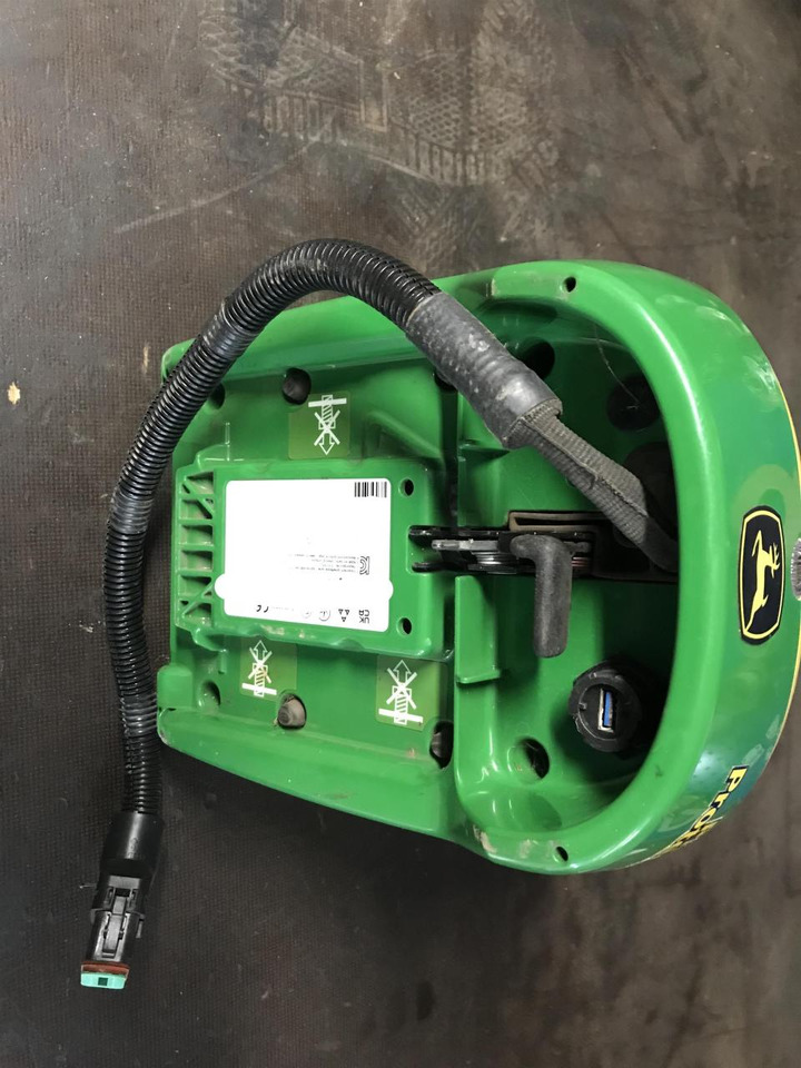 John Deere SF6000 - نظم الملاحة - الآلات والماكينات الزراعية: صور 5 John Deere SF6000 - نظم الملاحة - الآلات والماكينات الزراعية: صور 5