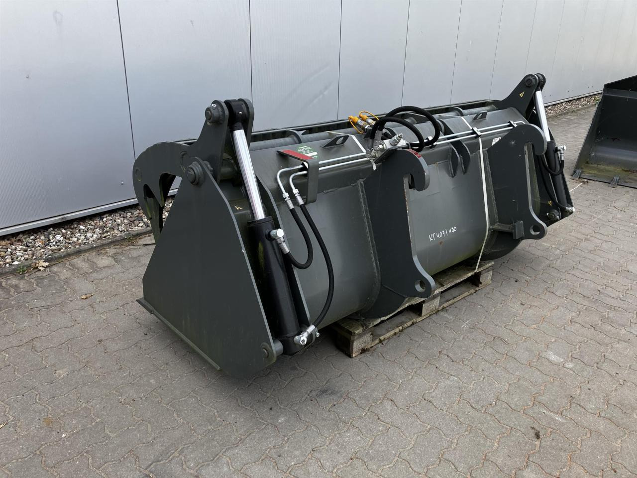 Kramer 2400 mm - بكت: صور 5 Kramer 2400 mm - بكت: صور 5