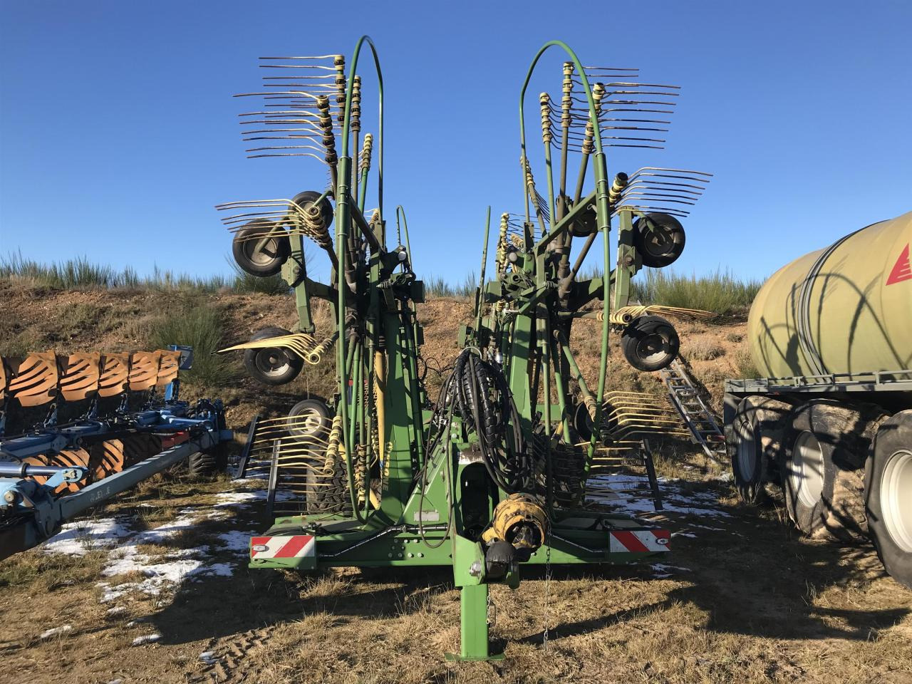 Krone Swadro 1400 Plus - لمّامَة القش: صور 2 Krone Swadro 1400 Plus - لمّامَة القش: صور 2