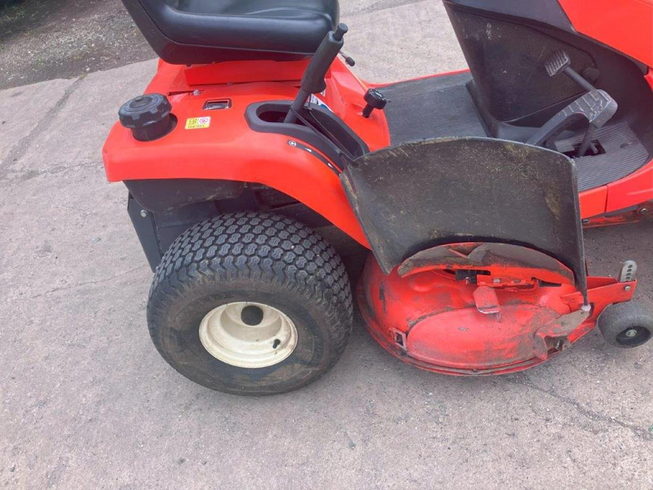 Kubota GR1600-ID-II - جزازة المروج: صور 4 Kubota GR1600-ID-II - جزازة المروج: صور 4